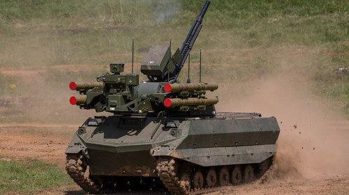 Uran-9 có trọng lượng 12 tấn được trang bị 2 tên lửa chống tăng có điều khiển Ataka, 6 ống phóng tên lửa nhiệt áp Shmel-M, pháo tự động 2A72, súng máy đồng trục 7,62 mm. Tùy theo yêu cầu nhiệm vụ, Uran-9 còn có thể được tích hợp thêm tên lửa phòng không Igla hoặc Verba.