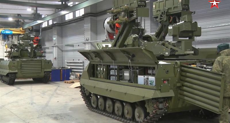 Ban đầu tổ hợp Uran-9 được thiết kế cho vai trò trinh sát, yểm trợ hỏa lực, và phá hủy xe bọc thép của đối phương.