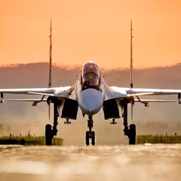 Tiêm kích Su-30SM là phiên bản hiện đại bậc nhất trong dòng chiến đấu cơ Su-30, được Nga trang bị nhiều nâng cấp, cải tiến đáng chú ý so với các phiên bản tiền nhiệm. Nguồn ảnh: BMDP.