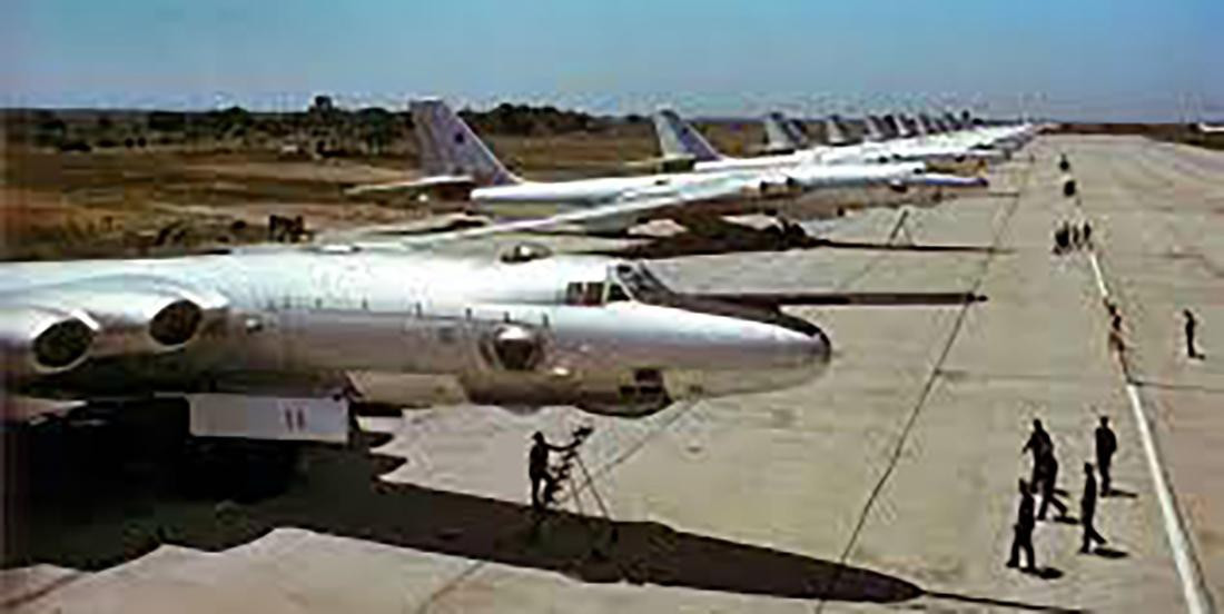 Tầm bay của máy bay ném bom chiến lược M-4 lên tới 8.100km, trần bay lên tới 11.000m.