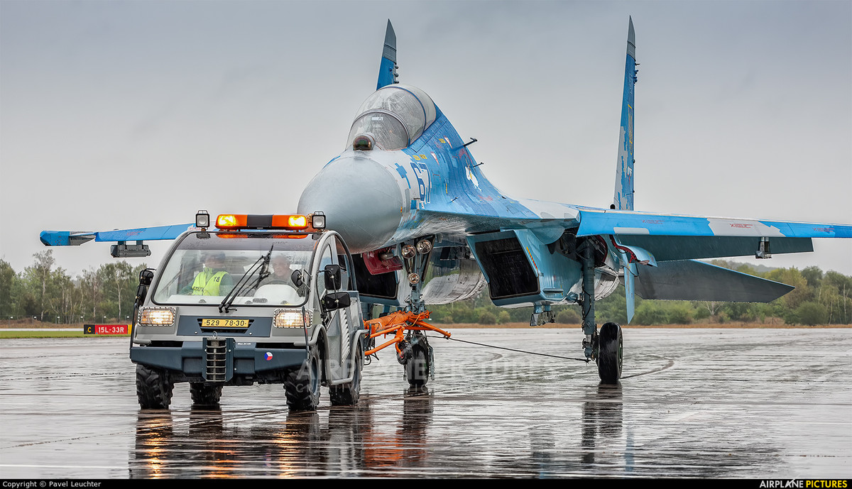 Vậy nên, có thể hiểu được lời tuyên bố mở cửa không phận cho các máy bay chiến đấu của NATO, thực chất là một thông điệp mà Kiev muốn gửi tới Moscow, yêu cầu nước Nga hãy đứng ngoài cuộc chiến ở Đông Ukraine.