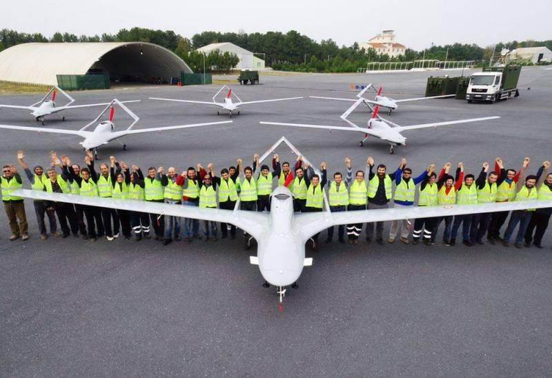 Máy bay không người lái của Thổ Nhĩ Kỳ thực sự đã làm hết sức mình, ghi được nhiều chiến công trên chiến trường ở các khu vực khác nhau, và một số người nói rằng Moscow đang sợ hãi trước sức mạnh quân sự ngày càng tăng của Ankara.