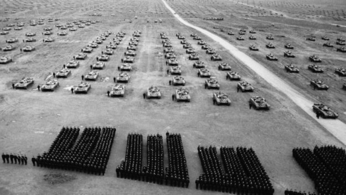 Cuộc tập trận lớn nhất trong lịch sử, mang tên Zapad-81 - hay West-81 theo cách gọi của phương Tây. Đây là cuộc tập trận được Liên Xô cùng các nước Warsaw, tổ chức vào năm 1981.