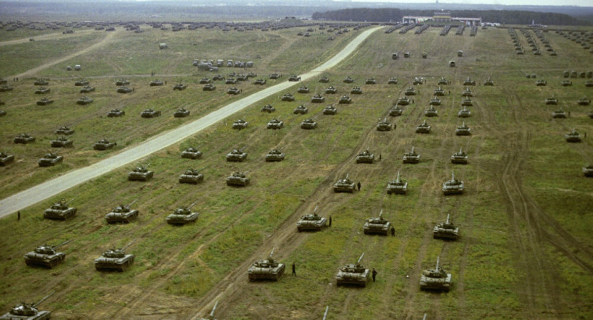 Ở thời điểm hiện tại, khi truyền thông phương Tây thường xuyên lên án các cuộc tập trận thường niên của Nga, thì nên nhớ rằng, Moscow từng tổ chức một cuộc tập trận có quy mô khủng khiếp, với sự tham gia của nửa triệu quân.