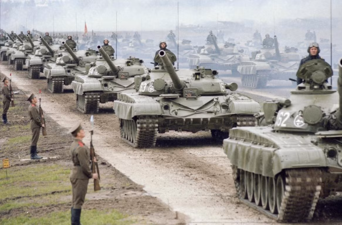 Cuộc tập trận Zapad được Liên Xô tổ chức trong thời gian từ ngày 4 tới ngày 12/9/1981. Không gian của cuộc tập trận kéo dài từ Belarus, Kiev cho tới tận biển Baltic.