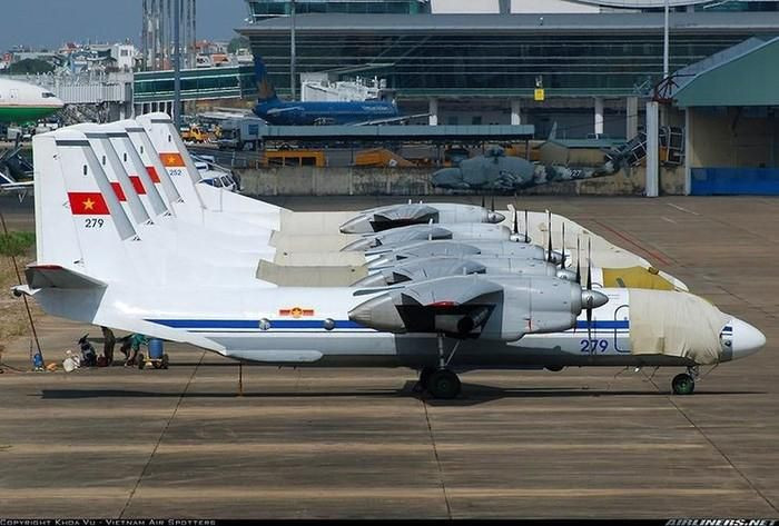 Bản thân Không quân Nhân dân Việt Nam cũng từng sở hữu một phi đội bay với số lượng khá lớn các máy bay vận tải An-26.