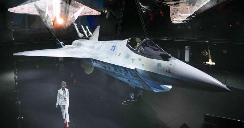 Động cơ thế hệ mới với lực đẩy mạnh và khả năng bay tuần tiễu siêu âm, radar mảng pha chủ động, vật liệu khung thân tiên tiến và cuối cùng là lớp sơn tàng hình vô cùng đắt đỏ và khó bảo dưỡng. '