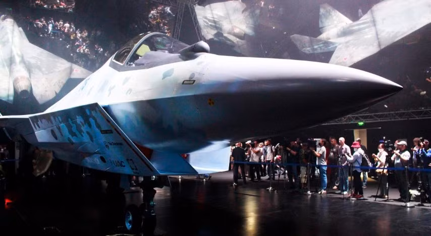 Giá thành của Su-75 Chechmate chỉ có thể về mức rẻ nhất như Nga đặt ra nếu số lượng chế tạo cực lớn lên tới hàng chục ngàn chiếc. Nhưng đây sẽ là điều không tưởng cho chiến đấu cơ thế hệ thứ 5.