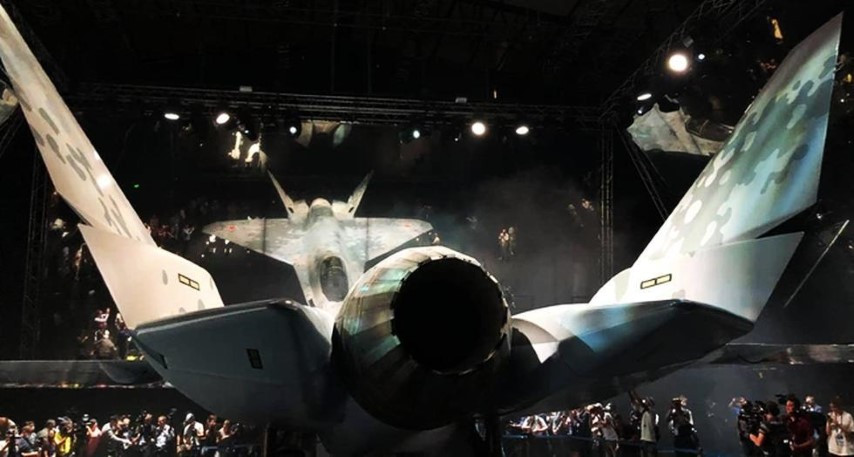 Nhưng mới đây, trang tin svpressa.ru đăng bài viết có tiêu đề "Người Ả Rập đã lừa dối người Nga. Tại sao UAE từ bỏ Su-75 Checkmate để mua Rafale của Pháp?".