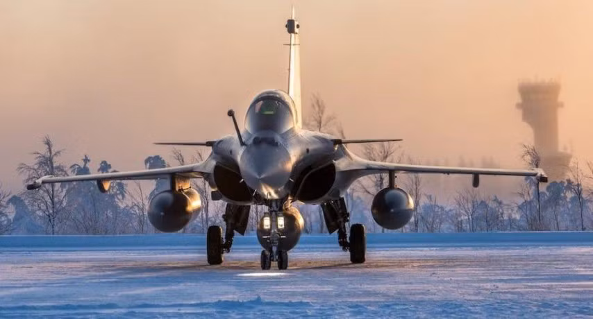 Trong bối cảnh chiến đấu cơ tàng hình hạng nặng Su-57 hai động cơ quá đắt đỏ và phức tạp trong khai thác sử dụng, thì việc xuất hiện của Chechmate chỉ có một động cơ sẽ là lối thoát được mong đợi.