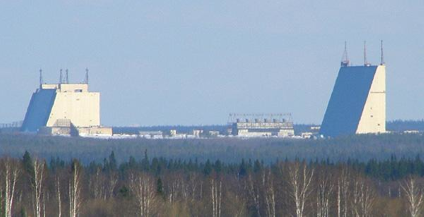 Để đối phó với trường hợp này, Nga đã có hệ thống phản công hạt nhân Perimeter (phương Tây gọi bằng cái tên Dead Hand - Bàn tay chết) và tên lửa chỉ huy đặc biệt 15P011.