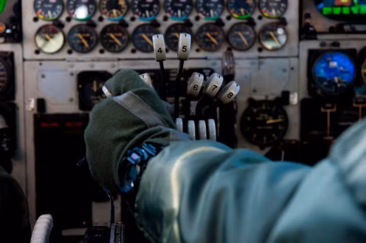 Nga nang cap 'Ban tay chet' de dam bao 'hoa binh hat nhan'