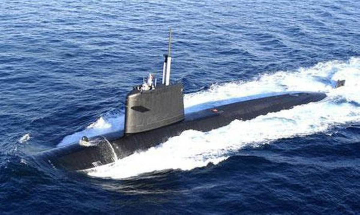 Hai chiến hạm Pháp sau đó cập cảng tại đảo Guam của Mỹ để thay thủy thủ đoàn.