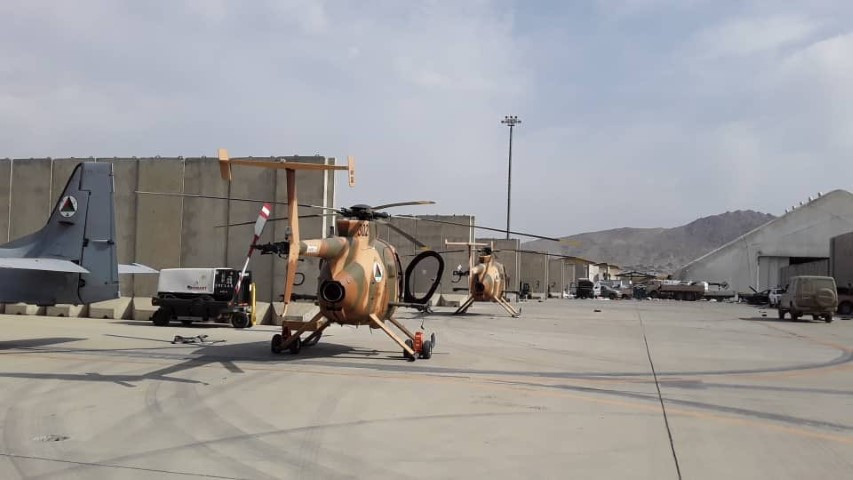 Ngoài vận tải cơ C-130, Taliban còn thu giữ nhiều loại trực thăng, máy bay khác như Mi-17, MD-530F, UH-60A, A-29 Super Tucano, Cessna C-208,...