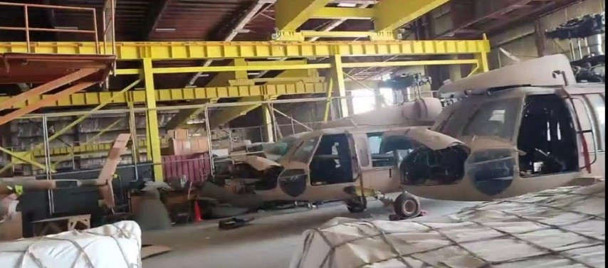 Ngoài ra, quân đội Afghanistan còn sở hữu rất nhiều linh kiện thay thế trong các kho chứa rải rác khắp quốc gia này, và chắc chắn một phần không nhỏ những linh kiện, phụ tùng thay thế này đã rơi vào tay Taliban.