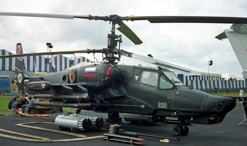 Ka-50 Black Shark có 4 mấu treo vũ khí với tổng cộng 2.300 kg tải trọng có thể mang theo.