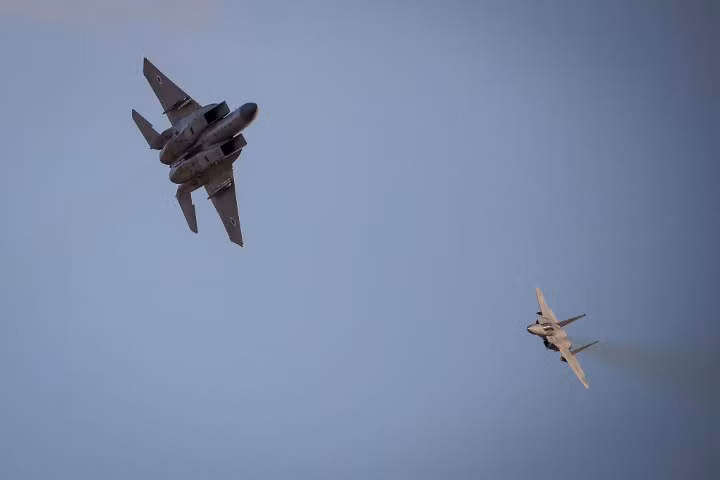 Nguồn tin Iran cho biết, không có trường hợp tử vong nào do trận không kích của Israel, bởi vì radar của họ được lắp đặt trong khu vực đã cảnh báo kịp thời về cuộc tấn công, mặc dù một số cơ sở của Iran thực sự bị phá hủy.