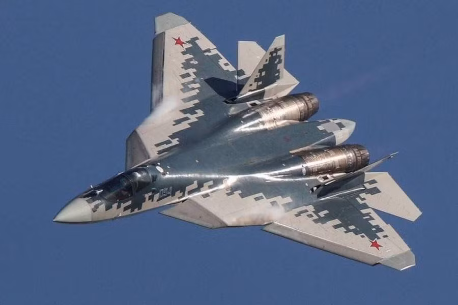 Cũng không có thông tin về việc trình diễn máy bay chiến đấu thế hệ thứ năm của Nga trên nguồn chính thức dành cho triển lãm hàng không quốc tế ở Ấn Độ.