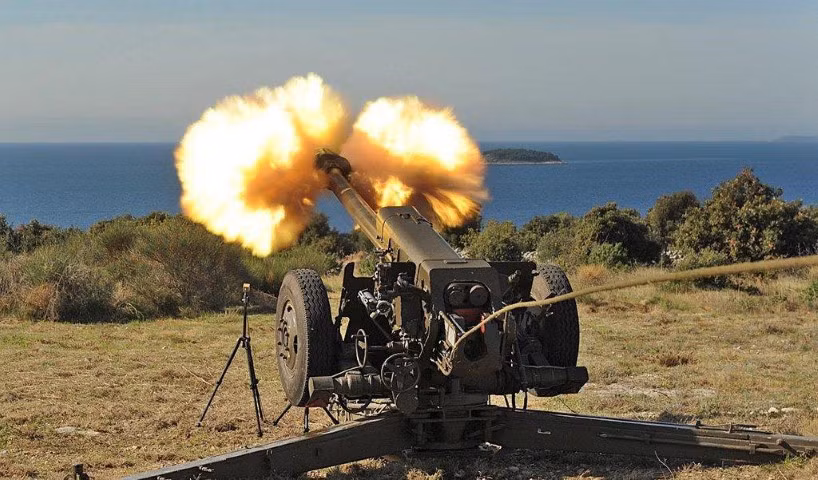 Được biết, hiện D-30 là một trong những mẫu lựu pháo được cơ giới hóa nhiều nhất trên thế giới, hầu hết trong số đó đều là đặt pháo trên các khung gầm xe bánh lốp đặc chủng để tăng tính cơ động của pháo.