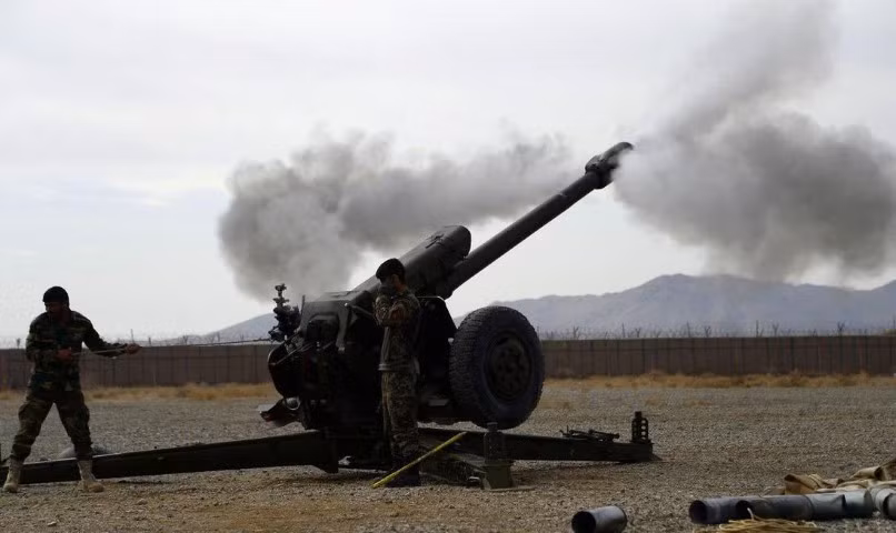 Liên Xô/Nga phát triển D-30 (định danh là 2A18) từ cuối những năm 1950, được đưa vào biên chế chính thức 1963.