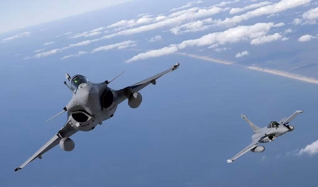 Rafale lại thể hiện xuất sắc nhiệm vụ khi tấn công chính xác các mục tiêu mặt đất khi Pháp cùng liên quân tấn công phiến quân khủng bố IS và các nhóm phiến quân cực đoan khác tại Syira.