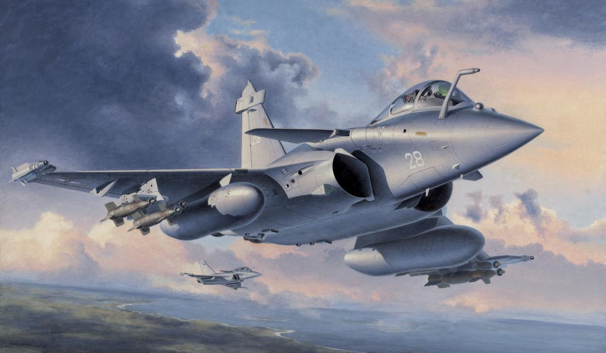 Như vậy chiến đấu cơ Rafale đã ngay lập tức được tung vào chiến trường thử lửa chỉ sau 4 năm chúng vào biên chế. Chương trình chiến đấu cơ Rafale được bắt đầu vào năm 1981, chuyến bay đầu vào năm 1986 chính thức đi vào trang bị năm 2000, tuy nhiên mãi tới năm 2007 Rafale mới đạt được tình trạng hoạt động chiến đấu đầy đủ nhất.