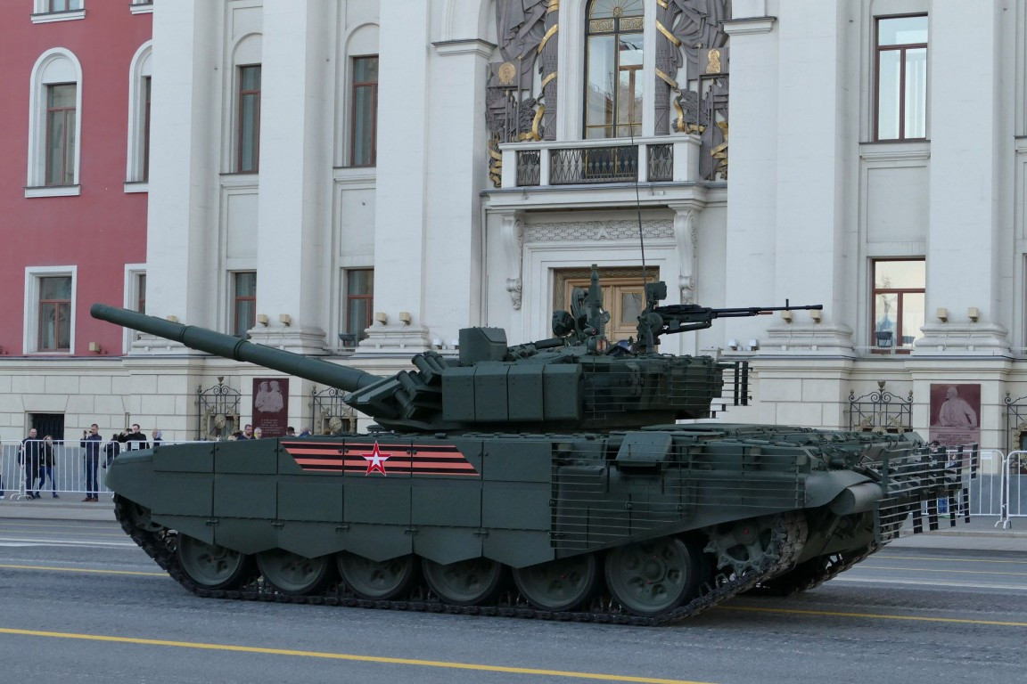 Theo các thông tin mới nhất được truyền thông Nga đăng tải, quân đội nước này đã đưa một loạt các xe tăng T-72B3 mới nhất, tới đảo Crimea để tăng cường khả năng phòng thủ.