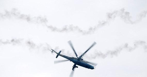 Mỗi chiếc trực thăng Mi-24 có khả năng mang theo tối đa 4 ống phóng rocket loại S-5 hoặc S-8. Bên cạnh việc trang bị rocket, Mi-24 còn có thể mang theo các loại tên lửa chống tăng để tấn công xe tăng hoặc lô cốt địch.