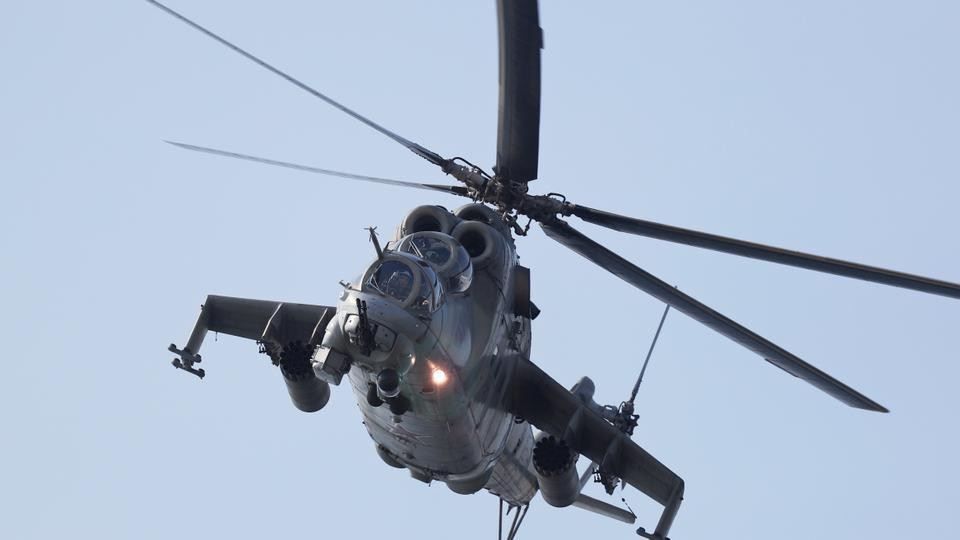 Ngoài ra, trực thăng Mi-24 của Nga còn có thể tấn công đối phương bằng bom thông thường không có điều khiển. Hiện trực thăng chiến đấu Mi-24 vẫn được coi là một trong những dòng trực thăng tấn công tiêu diệt mọi mục tiêu trên mặt đất như xe tăng, bộ binh, công sự phòng ngự kiên cố tốt nhất hiện nay.