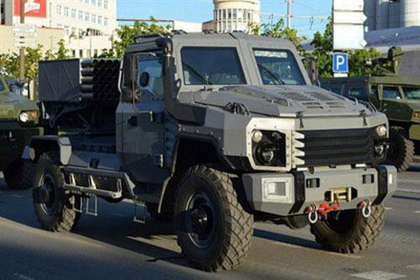 Tuy nhiên ưu điểm của vũ khí này nằm ở độ cơ động cao, giá thành rẻ của từng phát bắn, dễ dàng tích hợp giàn phóng lên những phương tiện mang vác khác nhau.