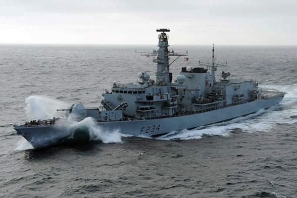 Tàu chiến Type 23 cũng được trang bị một hải pháo 114mm, 2 pháo DS30mm, 2 súng máy cao tốc Minigun và 4 khẩu súng máy loại thường.