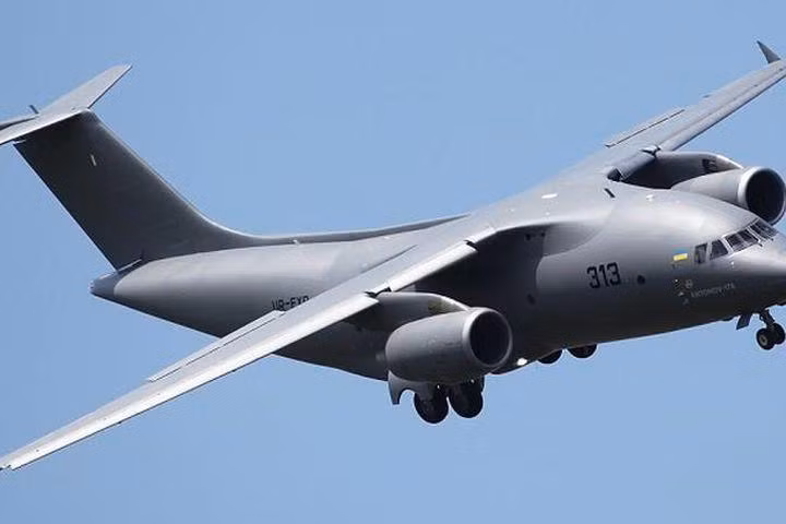 Kiev đã thắng thầu cung cấp và bảo dưỡng máy bay vận tải cho Peru vào năm 2018. Ukroboronprom, do Spetstechnoexport đại diện đã ký một thỏa thuận tương ứng với Lima trị giá 65 triệu USD.