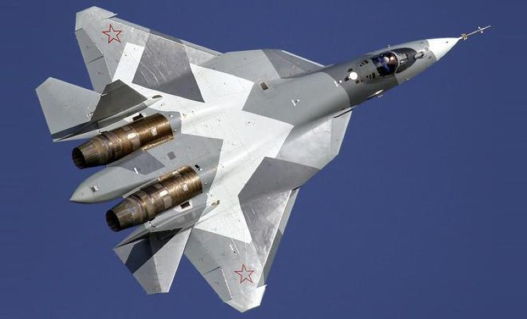 Dù tính năng tàng hình của Su-57 thua kém đôi chút so với F-22, F-35, nhưng ít nhất tính năng này cũng vượt trội so với các máy bay đời trước. Hệ thống điện tử với radar mảng pha chủ động trang bị cho Su-57 khá mạnh mẽ, tuy nhiên yếu tố động cơ vẫn là "nút thắt" mà Nga chưa thể gỡ.