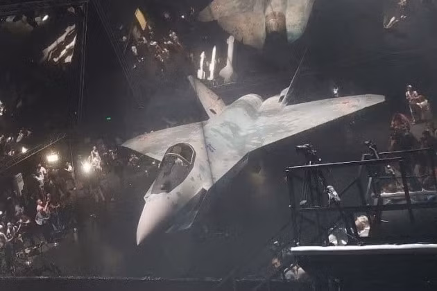 Nếu Su-LTS được đưa vào biên chế Không quân Nga, đây sẽ là loại tiêm kích thế hệ 5 một động cơ đầu tiên của nước này, cạnh tranh trực tiếp với F-35 của Mỹ trên thị trường quốc tế. Nguồn ảnh: Damblev.