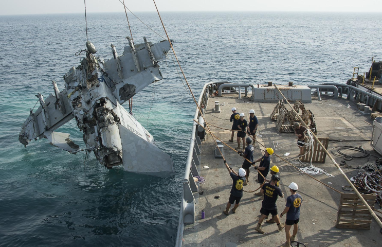 Mảnh vỡ F-35 của Hải quân Hoàng gia Anh gặp nạn và lao xuống biển Địa Trung Hải đang tạo ra cuộc đua quyết liệt nhằm trục vớt phương tiện tác chiến nói trên, nguyên nhân do đâu?