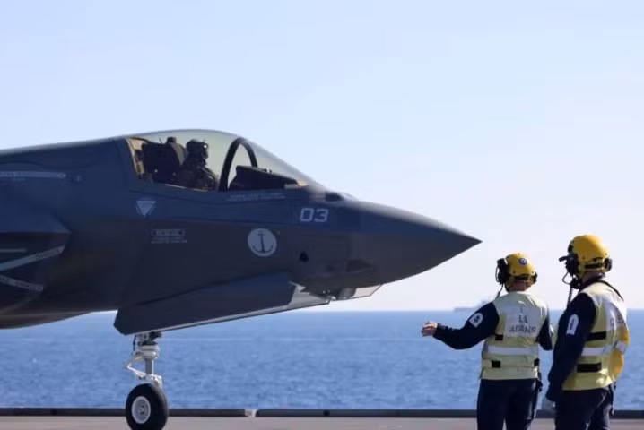 Bộ Quốc phòng Anh thông báo cần khẩn trương trục vớt máy bay. Bộ trưởng Quốc phòng Ben Wallace thậm chí còn khẳng định chắc chắn sẽ khôi phục hoạt động cho chiếc tiêm kích này ngay khi nó được tìm thấy bởi máy bay được cho là còn khá nguyên vẹn.