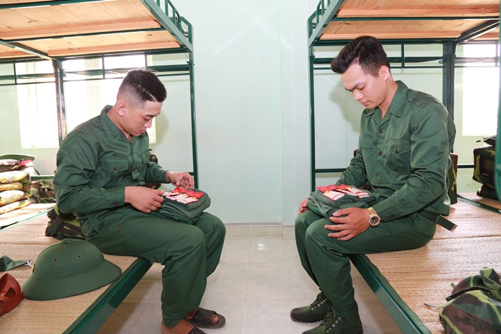 Phòng ở của chiến sĩ tân binh được chuẩn bị chu đáo, đầy đủ và sạch sẽ.