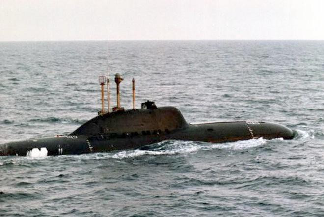 Tàu ngầm hạt nhân lớp Project 705 Lyra (NATO định danh là Alfa), còn có biệt danh là "Cá vàng", là loại tàu ngầm hạt nhân với chức năng trinh sát - tấn công của Liên Xô, được cục Thiết kế Malakhit ở Saint Petersburg nghiên cứu phát triển từ năm 1960 và bắt đầu đi vào phục vụ từ năm 1971.