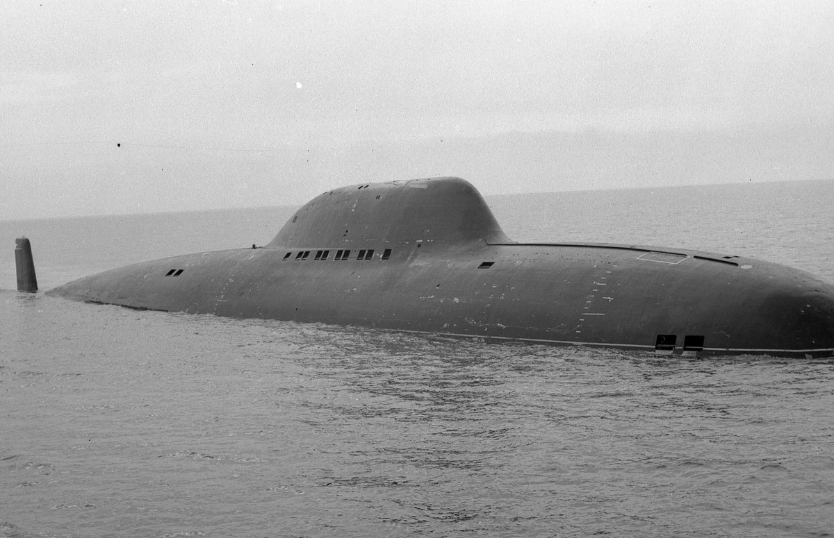 Tuy nhiên, trái ngược với những lo lắng của NATO, tàu ngầm biệt danh “Cá vàng” có chi phí rất cao nhưng không thực sự đáng tin cậy. Con tàu gặp rất nhiều vấn đề về kỹ thuật đòi hỏi các hoạt động bảo trì thường xuyên rất phức tạp và tốn kém.