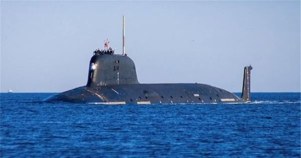 Tàu ngầm tấn công hạt nhân lớp Yasen-M được trang bị tên lửa hành trình siêu thanh Oniks và Kalibr, ngoài ra có thể bao gồm Zircon thế hệ mới, giúp nó tiêu diệt được cả mục tiêu mặt đất, trên và dưới mặt nước.