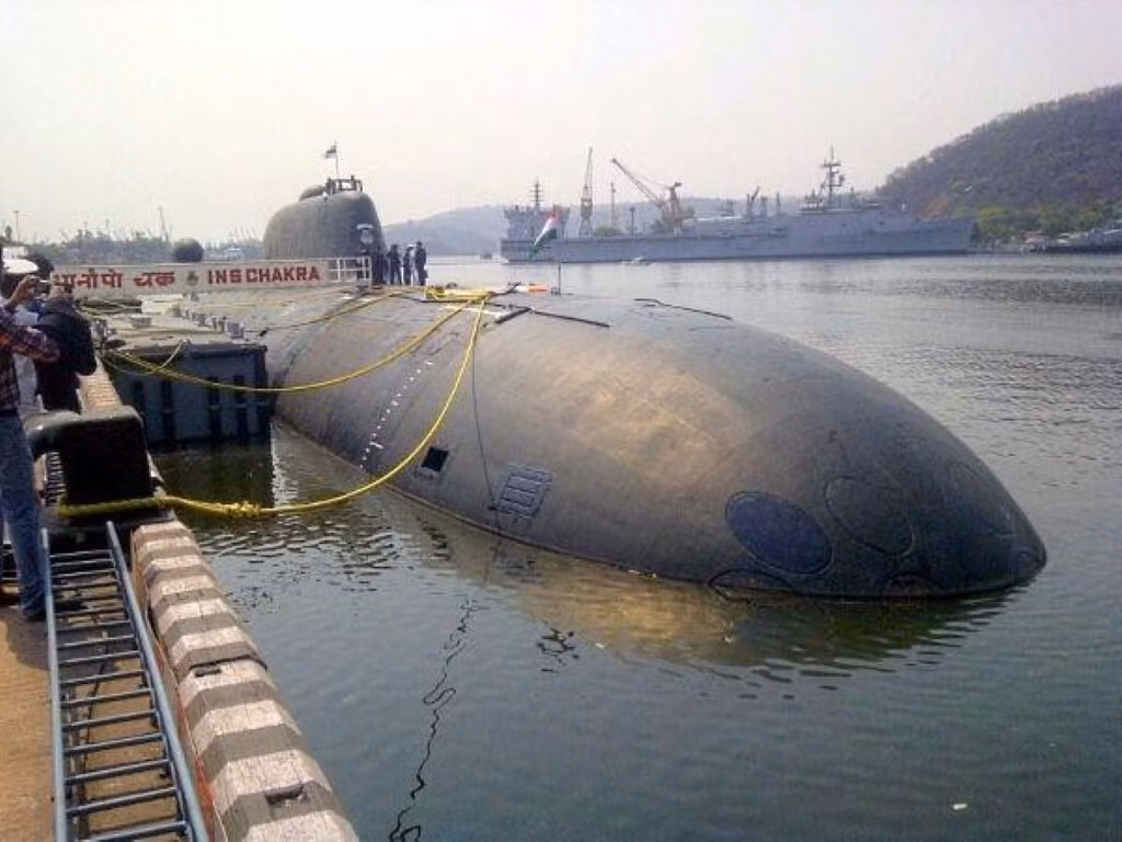  Hải quân Ấn Độ mới đây đã trả lại Nga chiếc tàu ngầm hạt nhân tấn công Nerpa thuê vào năm 2012, được đặt tên mới là Chakra II khi phục vụ tại quốc gia Nam Á này, tạp chí Hindustan Times và kênh truyền hình News Nation cho biết.