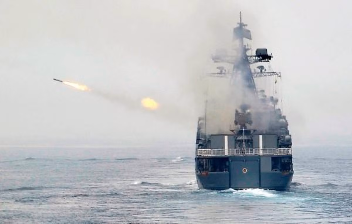 "Nguyên soái Shaposhnikov" và nhiều tàu cùng lớp sẽ vẫn phục vụ trong vài chục năm nữa, giải quyết vấn đề cấp thiết của Moskva hiện nay đó là thiếu tàu chiến cỡ lớn đủ khả năng viễn dương.