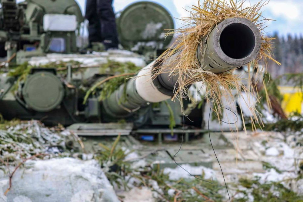 Trong biên chế của Sư đoàn Cận vệ Xe tăng số 4, đông đảo nhất là các xe tăng T-80U - phiên bản cuối cùng của dòng xe tăng T-80 được ra đời từ thời Liên Xô.