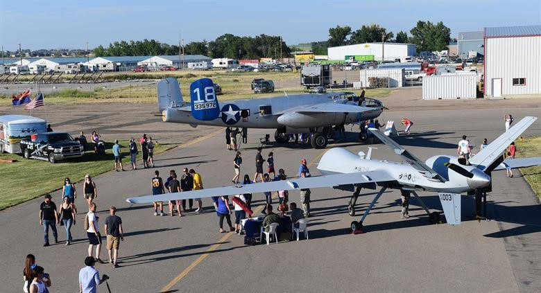 Ngoài ra những cải tiến mới còn giúp những chiến đấu cơ mệnh danh là sát thủ giấu mặt này còn có thể mang theo các thiết bị chuyên dụng để áp chế hệ thống điện tử của đối phương.