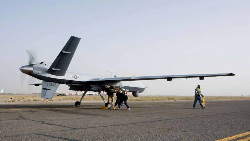 MQ-9 cũng có thể mang theo các loại bom thông minh sử dụng cơ chế dẫn đường chính xác để tấn công mục tiêu.