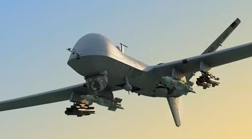 Về trang bị vũ khí, MQ-9 được trang bị tới 7 giá treo, có thể mang theo tới 14 tên lửa diệt tăng Hellfire, hoặc tên lửa đối không Stinger..