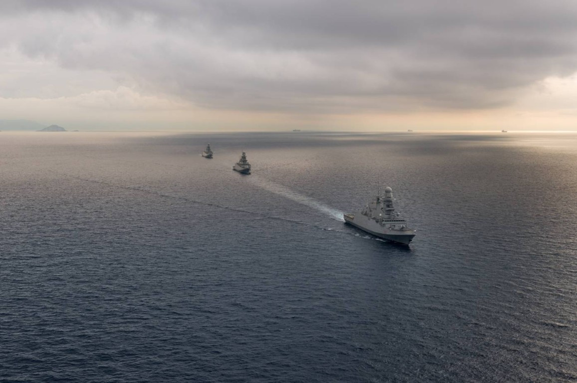 Với dàn vũ khí cực kỳ đầy đủ của mình, FREMM có thể tương thích với nhiều loại nhiệm vụ khác nhau, từ hộ tống cho tới độc lập tác chiến, từ tác chiến trên biển cho tới phòng không, đối đất,...