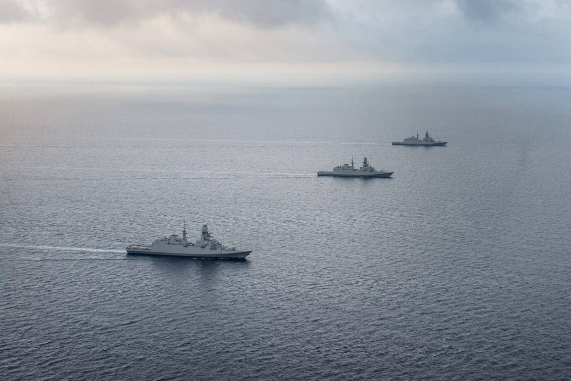 Tàu cũng được trang bị số lượng hải pháo 76mm nhiều gấp đôi so với phiên bản do Pháp sản xuất (2 khẩu), kèm theo đó là 2 khẩu pháo 25mm điều khiển từ xa.