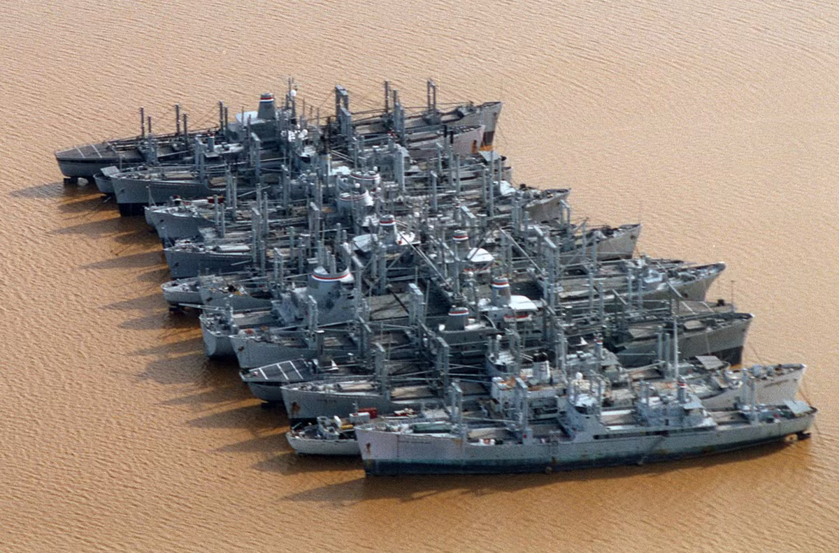 Hạm đội chủ yếu gồm tàu vận tải tốc độ cao lớp Liberty, được chế tạo để cung cấp vũ khí vượt Đại Tây Dương tới Anh và Liên Xô. Các tàu dự phòng bố trí tại 8 địa điểm ở California, Virginia, Texas, Alabama, New York, Oregon, Washington và North Carolina.