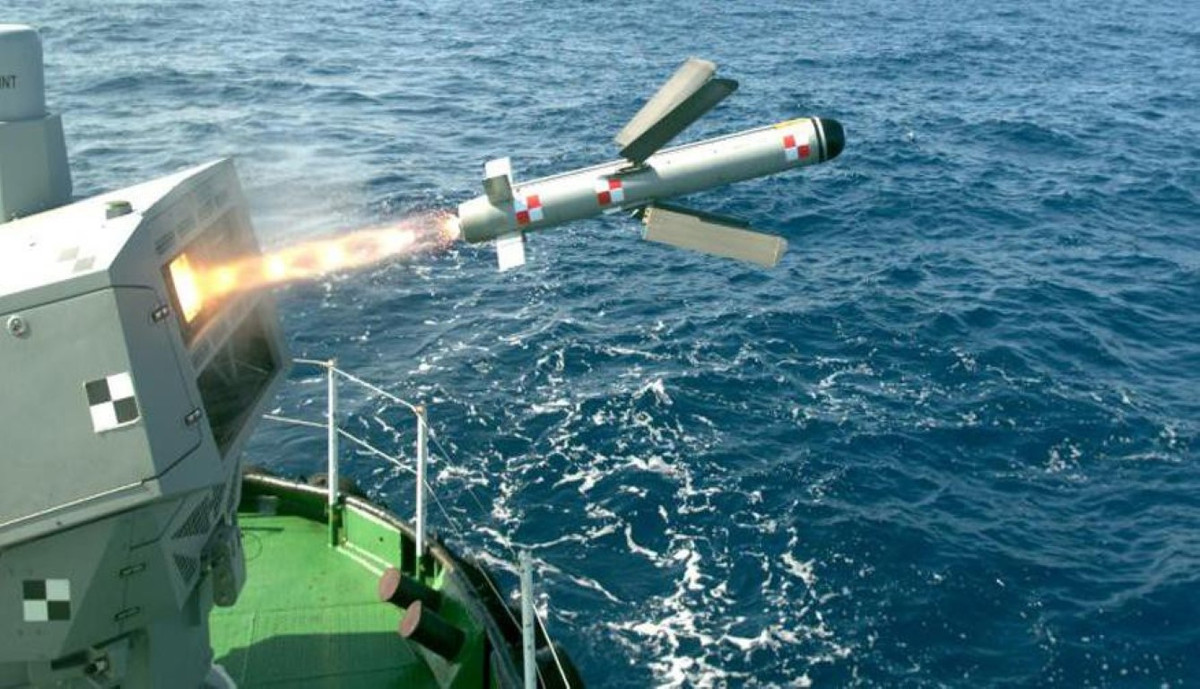 Giới chuyên gia quân sự nhận định đây là hình ảnh thu từ camera gắn trên đầu dò tên lửa dẫn đường Spike NLOS với tầm bắn 25 km, một trong những vũ khí chủ lực của hải quân Israel.